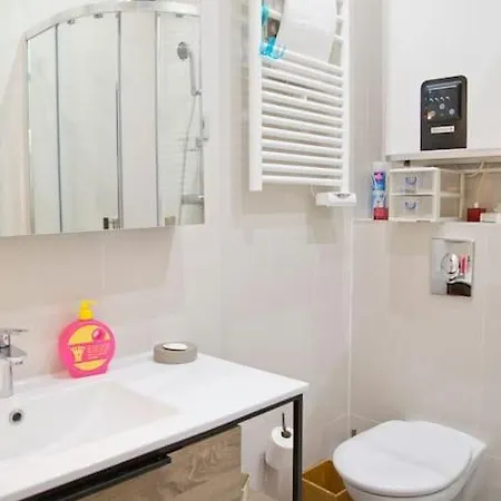 Apartment Charming Aparmtent In Center *