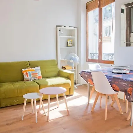 Charming Aparmtent In Center Apartment *